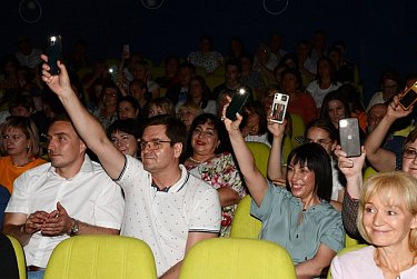 Из врачебных кабинетов – на сцену 